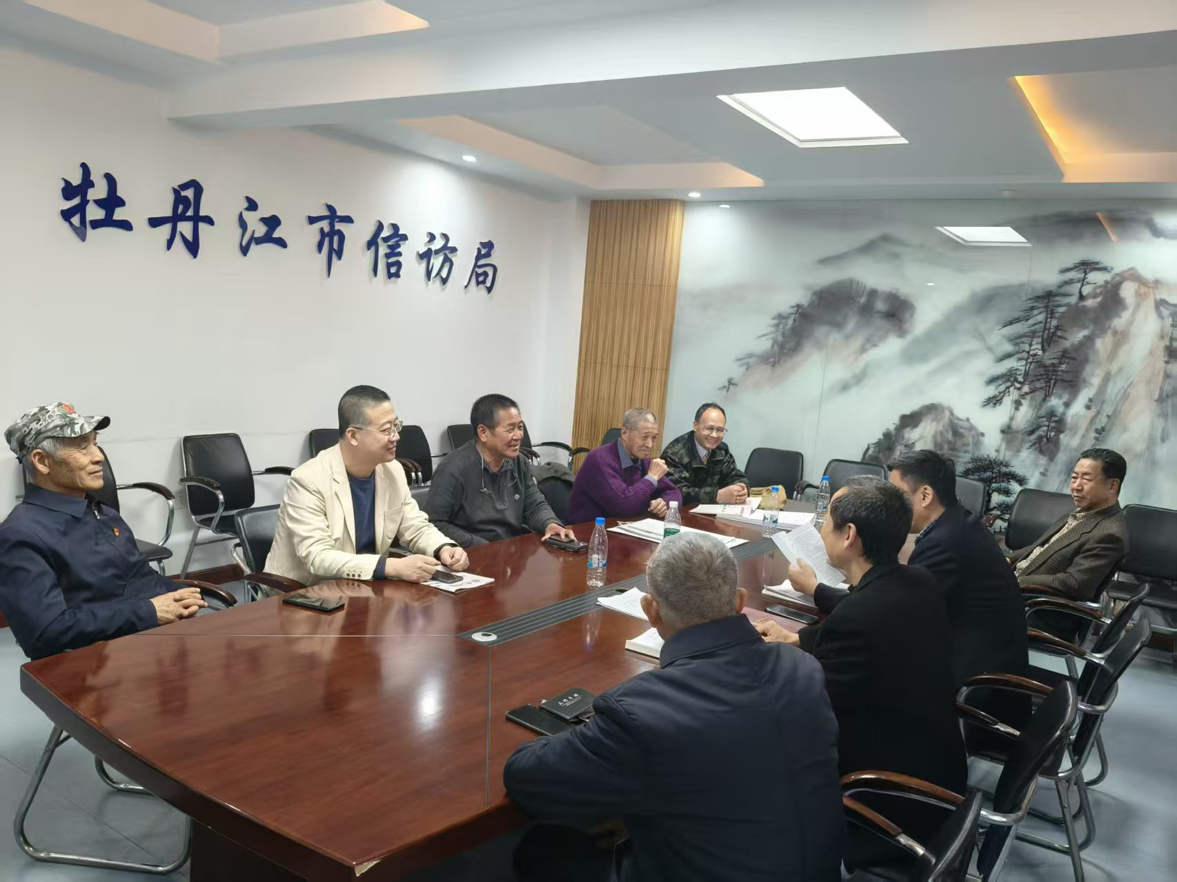 牡丹江市人民建议征集办公室召开 建议人座谈会并组织调研活动